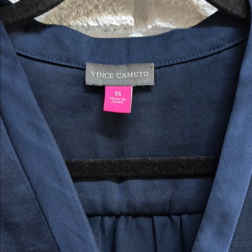 Vince Camuto Blue Dolman Sleeve Blouse with V-neck - Picture 2 of 4